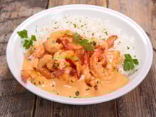 Crevettes à l’ail et lait de coco façon curry