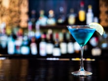 Soupe de champagne au curaçao