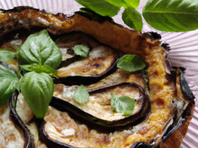 Tarte aubergine parfumée à l' Amande, Basilic et Parmesan