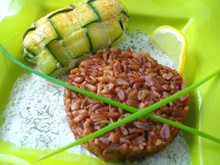Ballotins de mousse d'églefin au combava et riz rouge de camargue