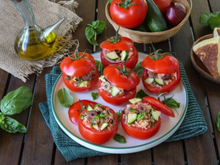 Cette recette de tomates farcies totalement crue est le repas idéal pour survivre à la canicule