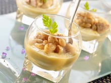 Crème de haricots blancs au foie gras et esprit de café