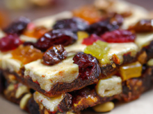 Carrés aux fruits secs et au beurre de cacahuètes