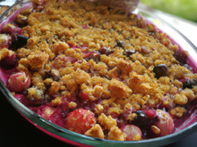 Crumble fraises groseilles cassis