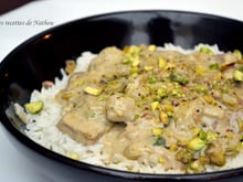 Piccata de veau, sauce crémeuse aux chicons, roquefort et pistaches