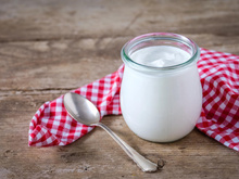 Ne vous fiez pas aux drapeaux : l'unique moyen de vérifier l'origine du lait de vos yaourts