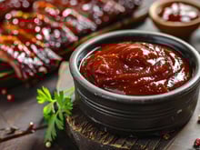 Un ancien candidat de Top Chef partage “le secret d’une bonne sauce BBQ” à faire à la maison !