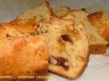 Cake aux tomates séchées, pignons et parmesan