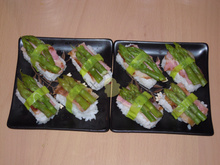 Sushis asperges vertes et poitrine fumée