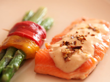 Pavés de truite mi-cuits et leur bouquet d'asperges