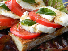 Bruschetta tomates mozzarella