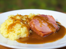 Jambon braisé à la sauce Madère