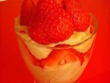 Verrine de Fraises au confit d'amandes