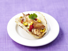 Tacos de lapin salsa de petits légumes et leur crème pimentée