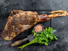 Gigot d'agneau à l'ail au four