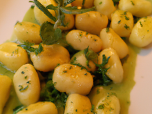 Gnocchis aux herbes sauce à la sauge et au citron