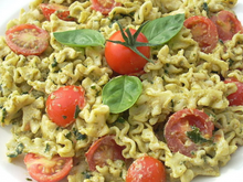 Pâtes au pesto et aux tomates cerises