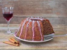 Connaissez-vous le Rotweinkuchen, ce dessert alsacien à base de vin rouge ?