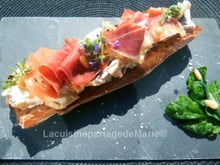 Tartine Saint Moret, aubergine et Serano