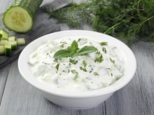 Cette véritable recette du tzatziki grec n'a absolument rien à voir avec les pots du supermarché
