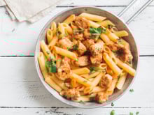 Penne au poulet et persil plat