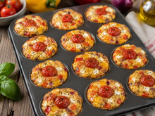 Oubliez les quiches classiques : cette version aux légumes du soleil dans un moule à muffins va faire fureur à l'apéro