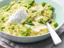 Risotto de quinoa aux asperges, petits pois et Chavroux®