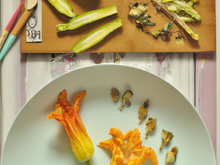 Fleurs de courgettes farcies et frittes