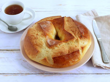 Connaissez-vous la pogne, cette délicieuse brioche parfumée à la fleur d’oranger de la Drôme ?