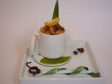 Cocotte de pâtissière soufflée ananas, coco, mangue et raisins