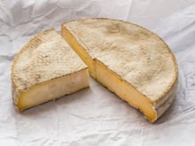 Rappel massif : Pourquoi vous ne devez plus consommer ce Saint Nectaire vendu dans la France entière