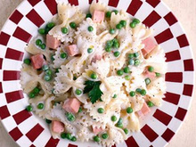 Pâtes au jambon cuit et aux petits pois