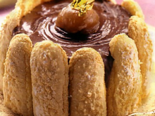 Charlotte au chocolat à l'alcool de noix