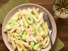 “Très bonne recette !” : cuisinez ces délicieuses pâtes à la fondue de poireaux, les lecteurs de 750g se sont régalés !