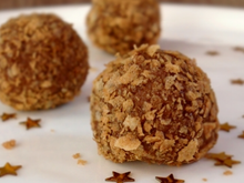 Truffes croustillantes au praliné & crêpes dentelles