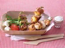 Brochettes de poulet, sauce au yaourt
