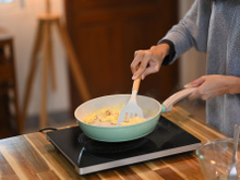 Connaissez-vous les “Scrambled pancakes” ou “pancakes brouillés”, la recette du petit-déjeuner dont tout le monde parle !