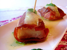 Bouchées de poisson, prosciutto, et fontina et pesto roquette-noisettes