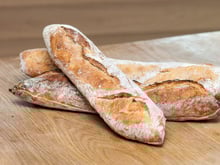 Où acheter la meilleure baguette tradition du Grand Paris ? Voici la boulangerie qui a gagné le concours 2025 !