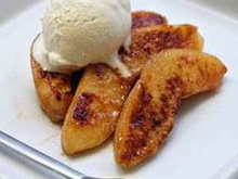 Coings poêlés, glace au romarin