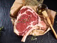 Vous n’aurez plus la crainte de rater la cuisson de votre côte de bœuf avec les conseils de ce gagnant de Top Chef !