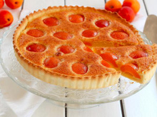 “A chaque fois que je la fais, il n’en reste pas une miette !” : cette tarte aux abricots notée 4.7/5 sur 750g est un délice de saison facile à faire !