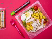 Rappel produit : attention, cette salade en barquette contient des morceaux de plastique