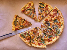 Tarte salée aux tomates cerises, chèvre et pousses d'épinard