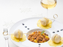 Sphères de foie gras, Ananas & Crumble de Pain d'épice