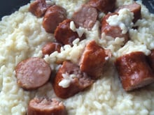 Risotto à la saucisse fumée