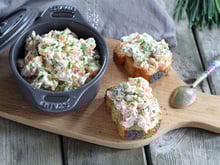 “Très bonne recette, facile à faire” : on vous partage notre préparation de rillettes de saumon saines et gourmandes pour l'apéritif  !