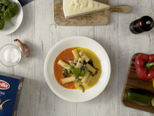 Rigatoni à la courgette et sauce de poivrons