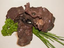 Poumon de bœuf au vin rouge