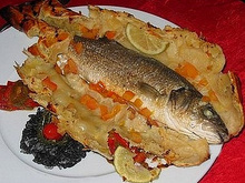 Loup farci en croûte